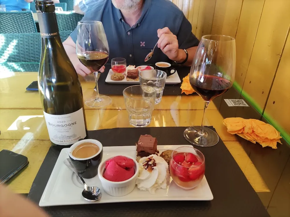 Café Gourmand À Cuisine Et Cave Région Caen